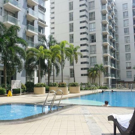 Palm Tree Condos Across Naia3 By Beth Manila Luaran gambar