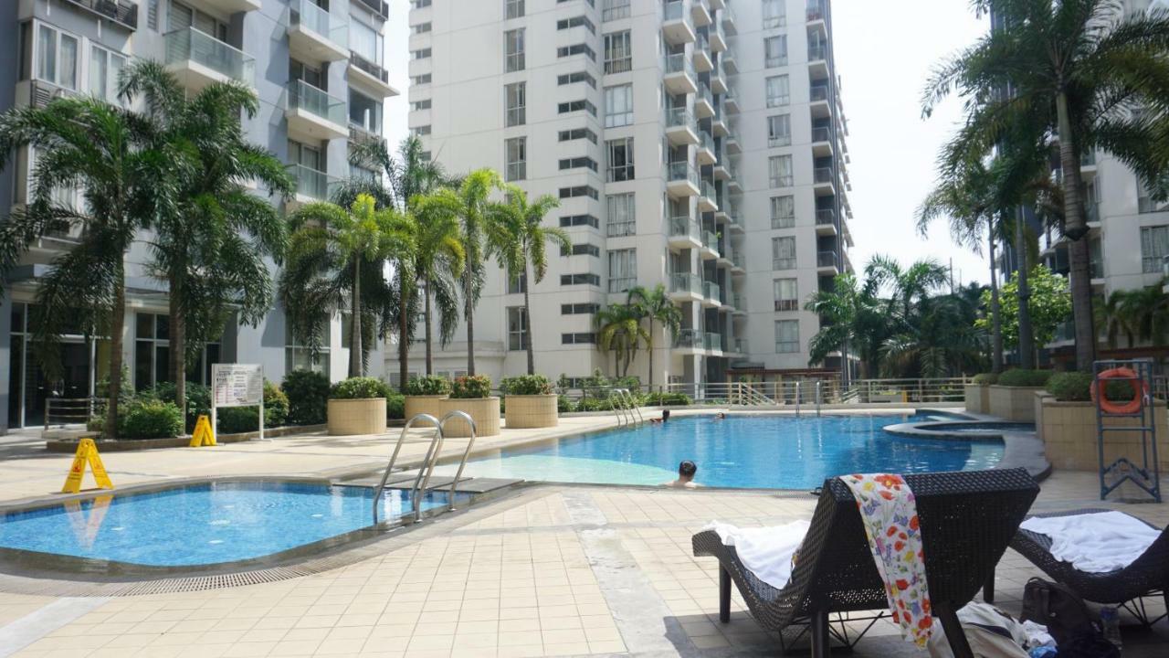 Palm Tree Condos Across Naia3 By Beth Manila Luaran gambar